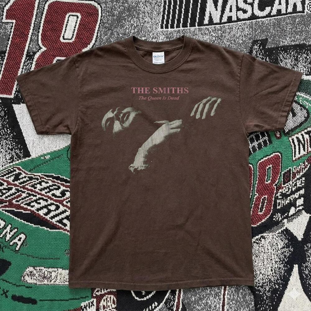 Style The Smiths Alternative Rock New Wave Queen Is Dead Dark Chocolate T Shirt - Picture 1 of 4